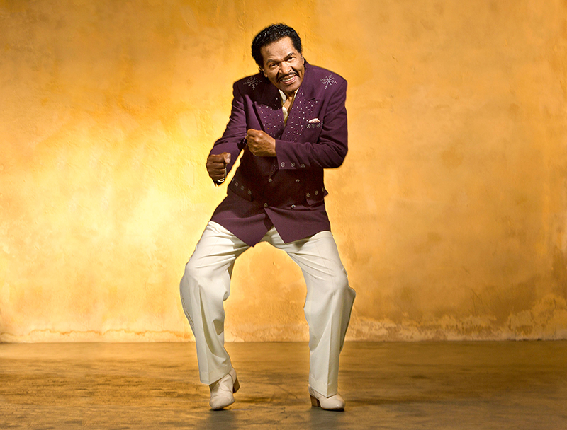 Grammy-winning bluesman brings live show to Sarnia