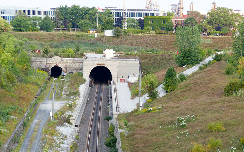 Man arrives in Canada through subterranean rail tunnel, seeks refuge in Sarnia