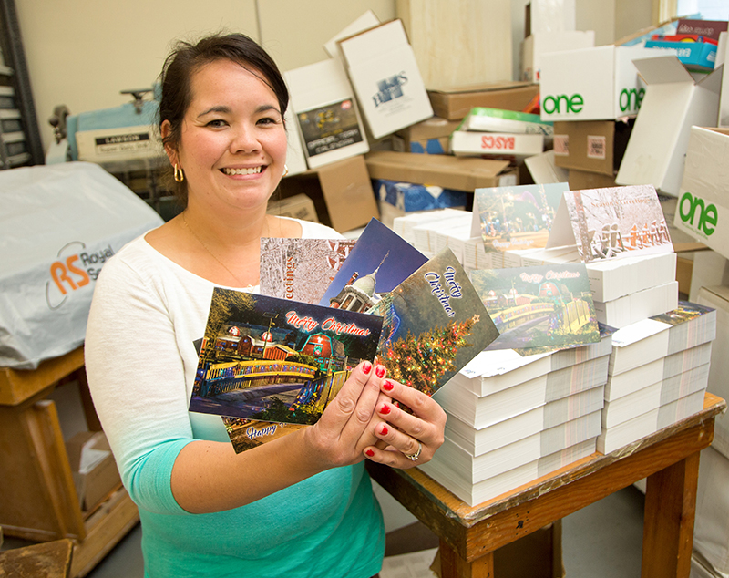 Help send all our overseas troops a Christmas card this year