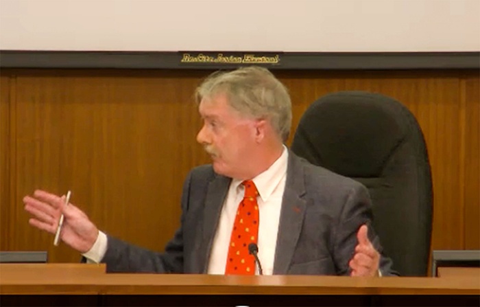 Hatfields and McCoys have nothing on feud at City Hall