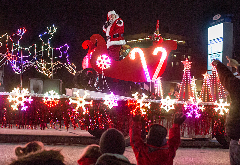 It’s official; Santa loves his new Sarnia parade sleigh