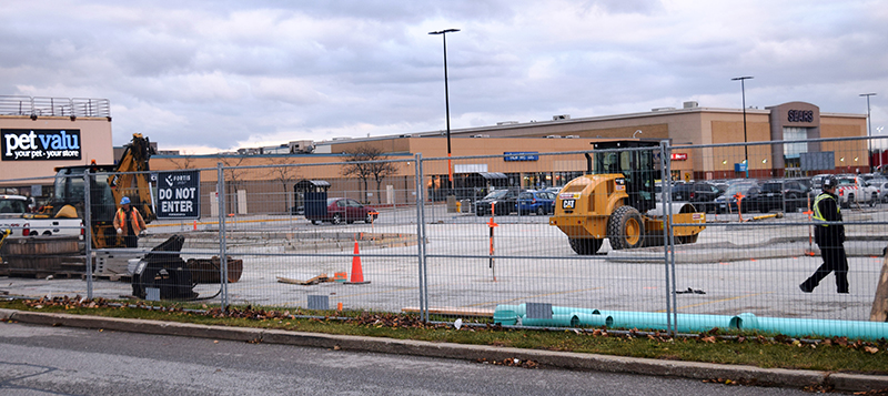 Lambton Mall working on replacements for two lost anchor stores