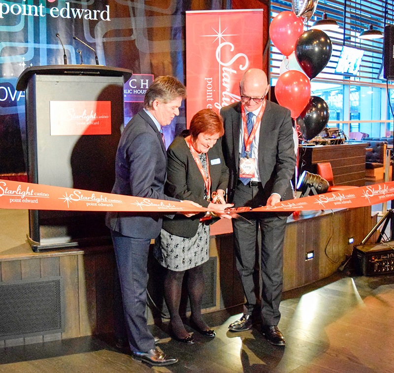 Remodeled Starlight Casino sports a dash of Vegas pizzazz