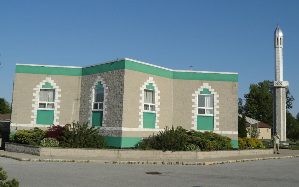 Sarnia drive-thru tribute planned to honour London family