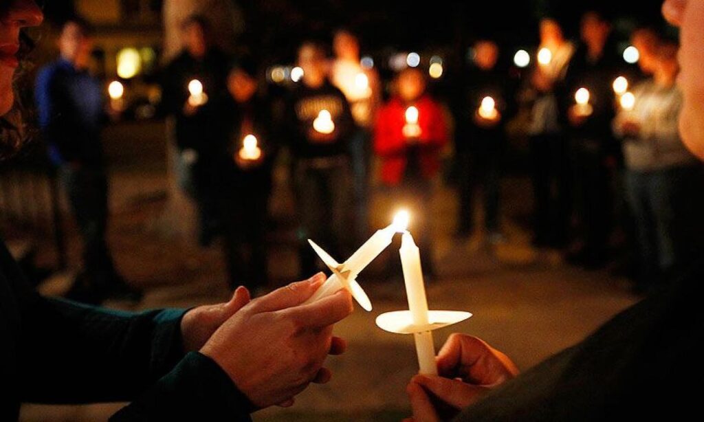 Residents invited to honour loved ones at December candlelight gathering
