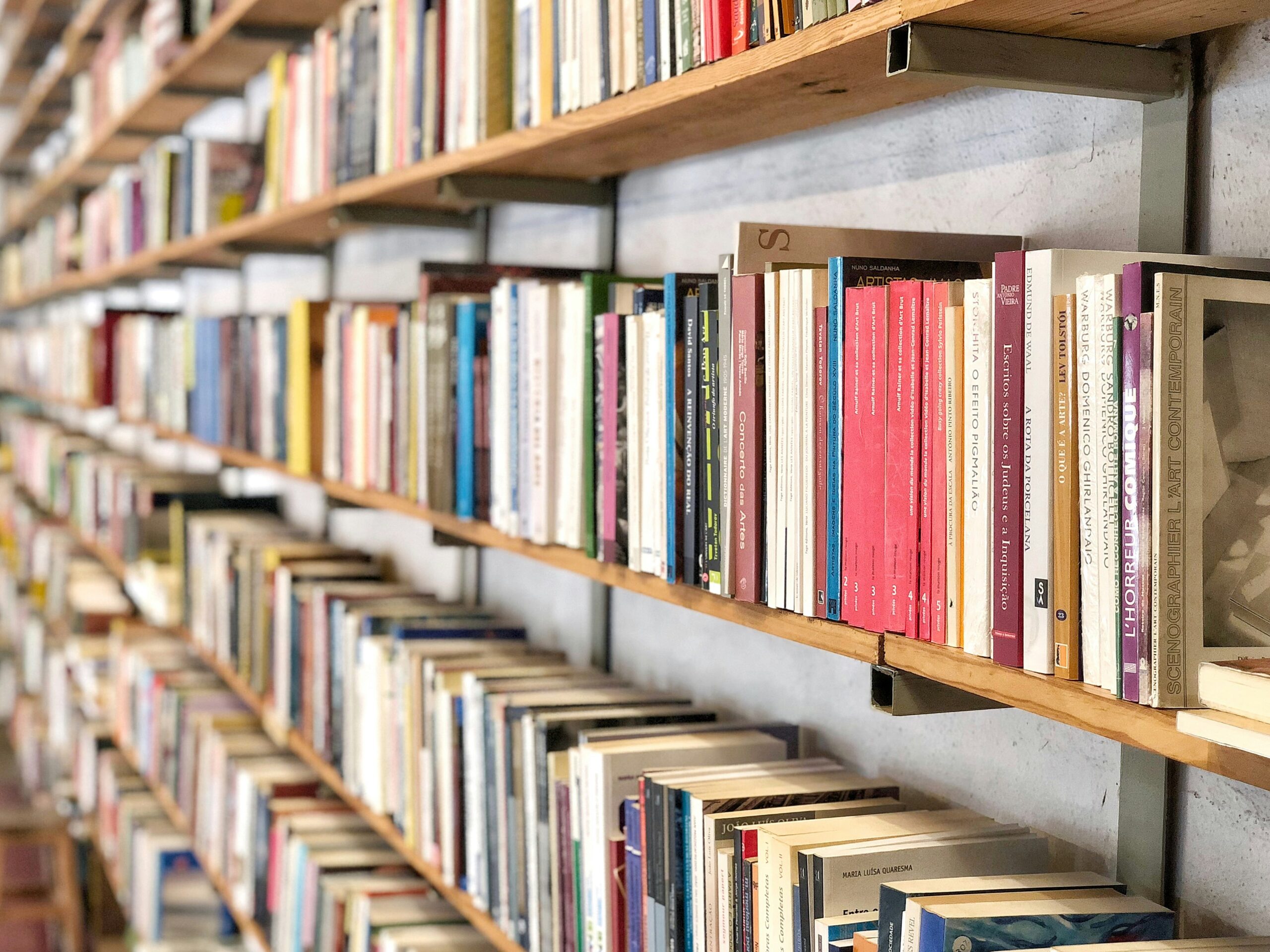 To have and to hold: Books vs. Screens