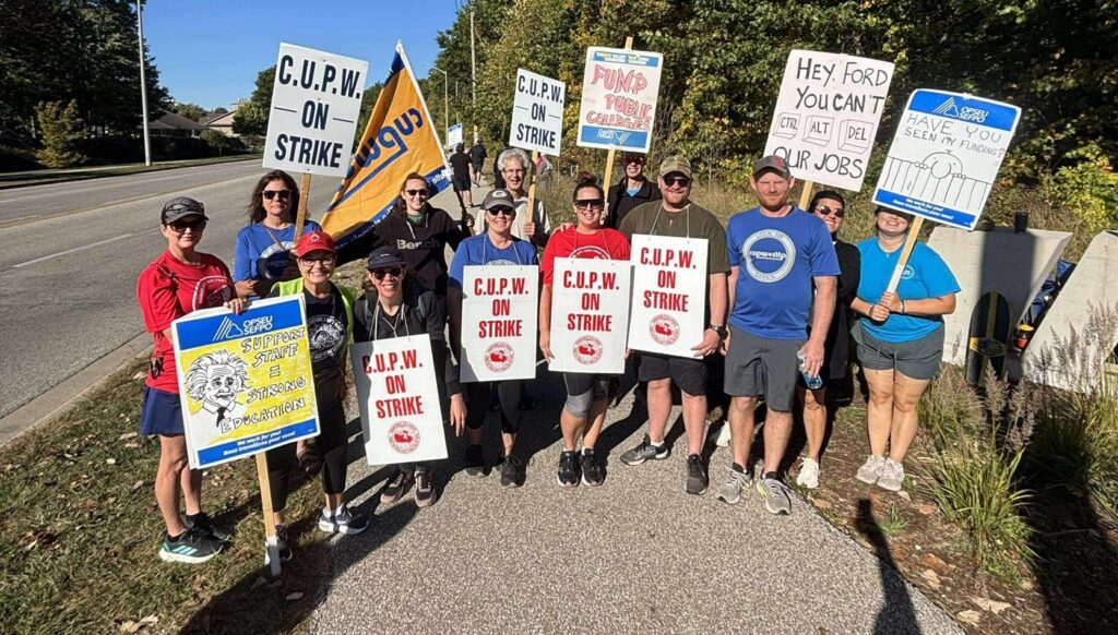 125 Sarnia-Lambton postal workers join national strike, citing corporate mismanagement and federal overreach