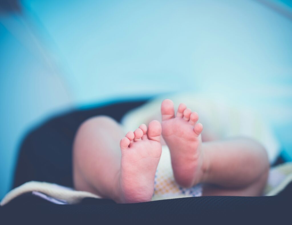 Registering the birth of a new baby in Ontario