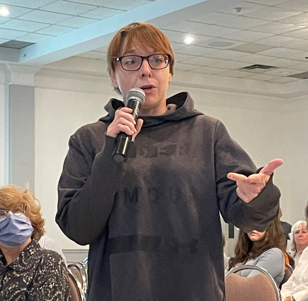 Seeking answers for the homeless at packed public forum