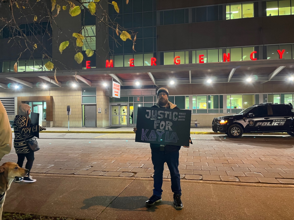 Father organizes protests outside Bluewater Health after daughter’s death