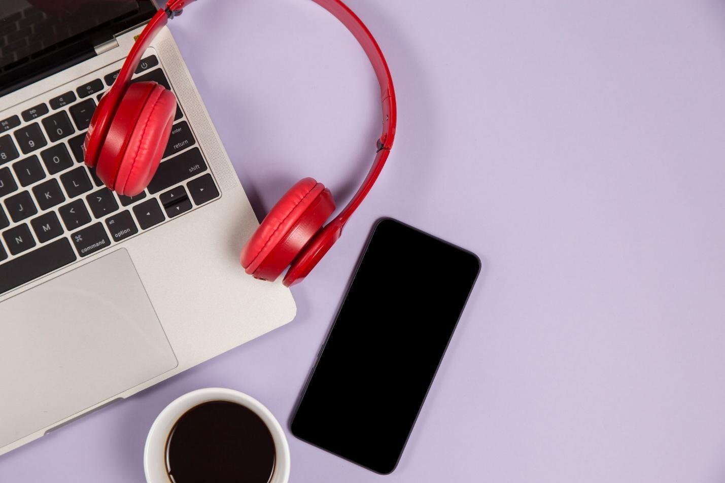 Can Apps Access the Microphone Without Notification?